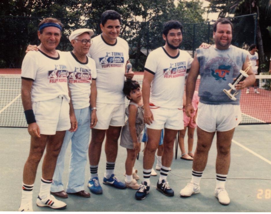 Foto-Tenis-1-Torneo F.R. 18-87-Mario,Beto,Caito